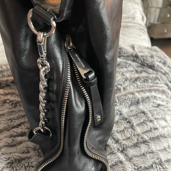 Michael Kors purse - Picture 2 of 2